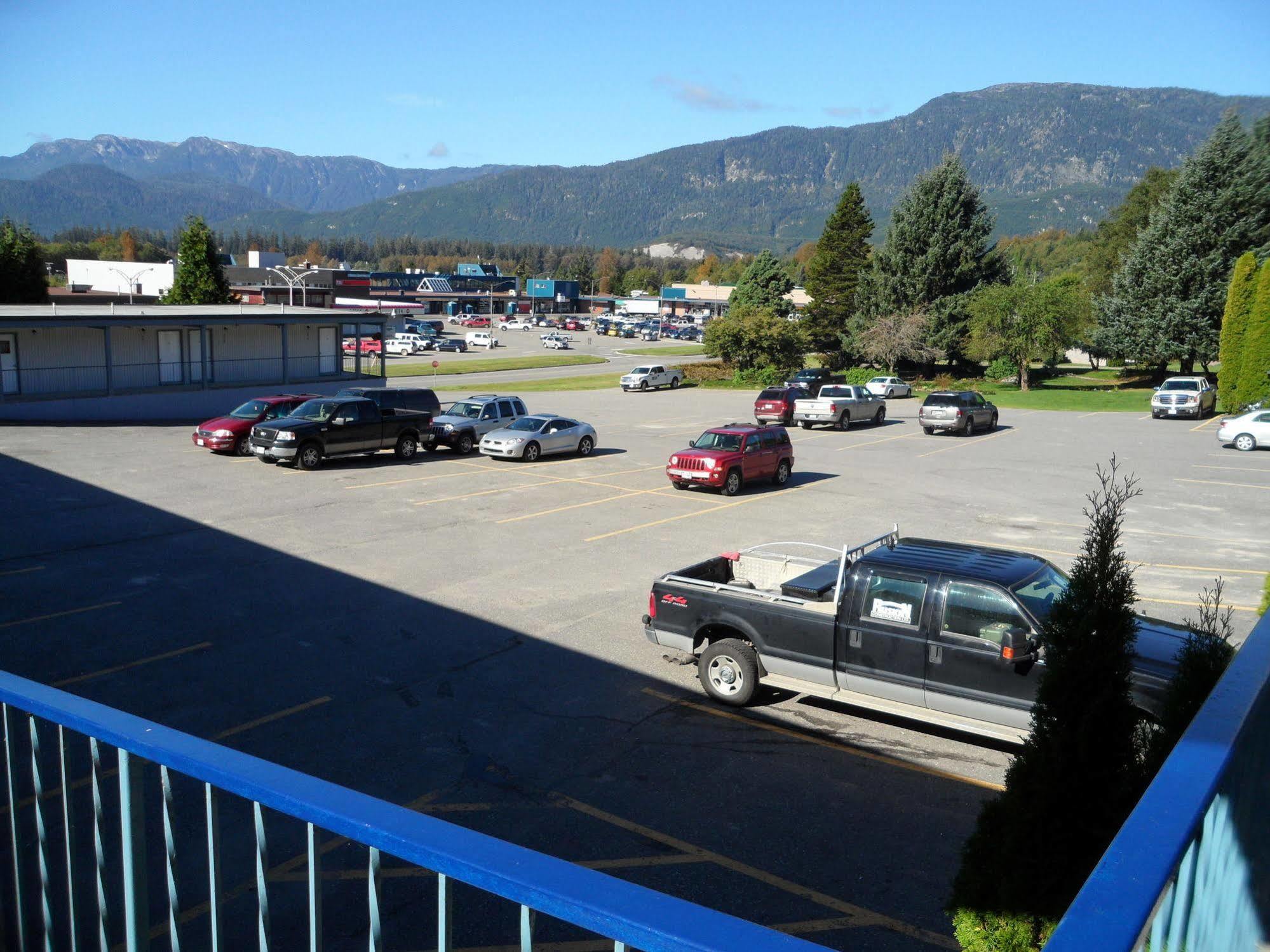 Chalet Inn Kitimat Exterior foto