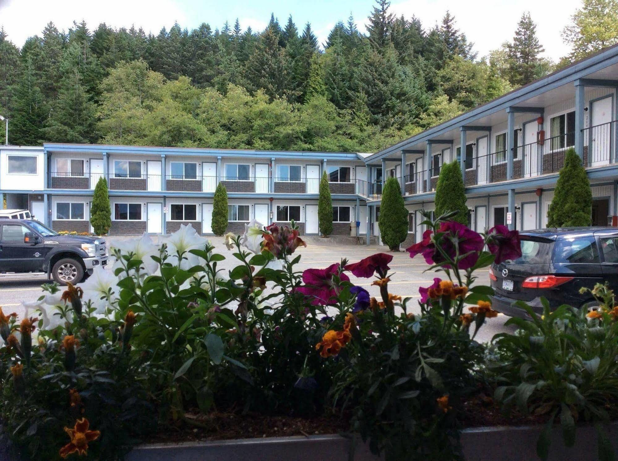 Chalet Inn Kitimat Exterior foto
